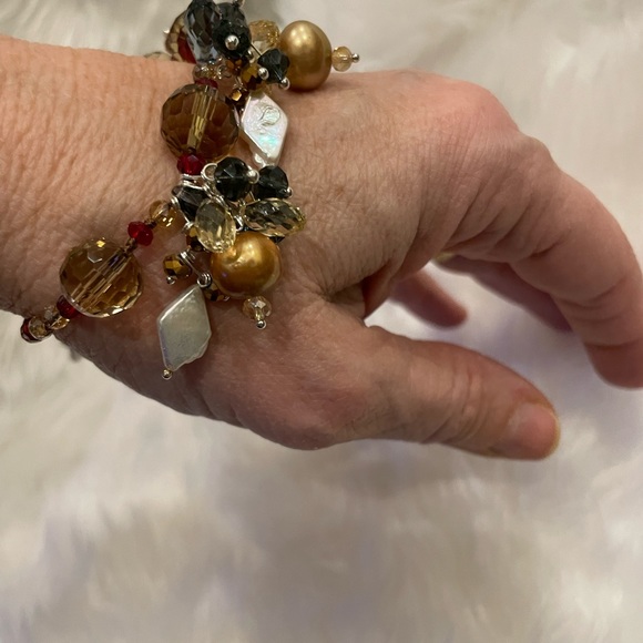 7.5 to 9” adjustable Gold Pearl & red bead bracelet handmade unique one of kind - Picture 3 of 6